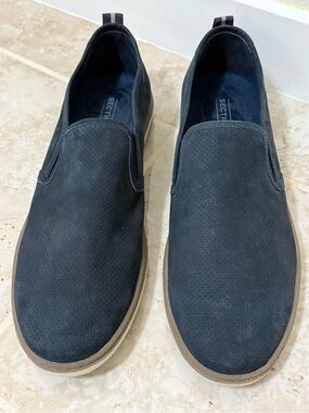 Section X Men’s casual loafers in blue color (Size 12).